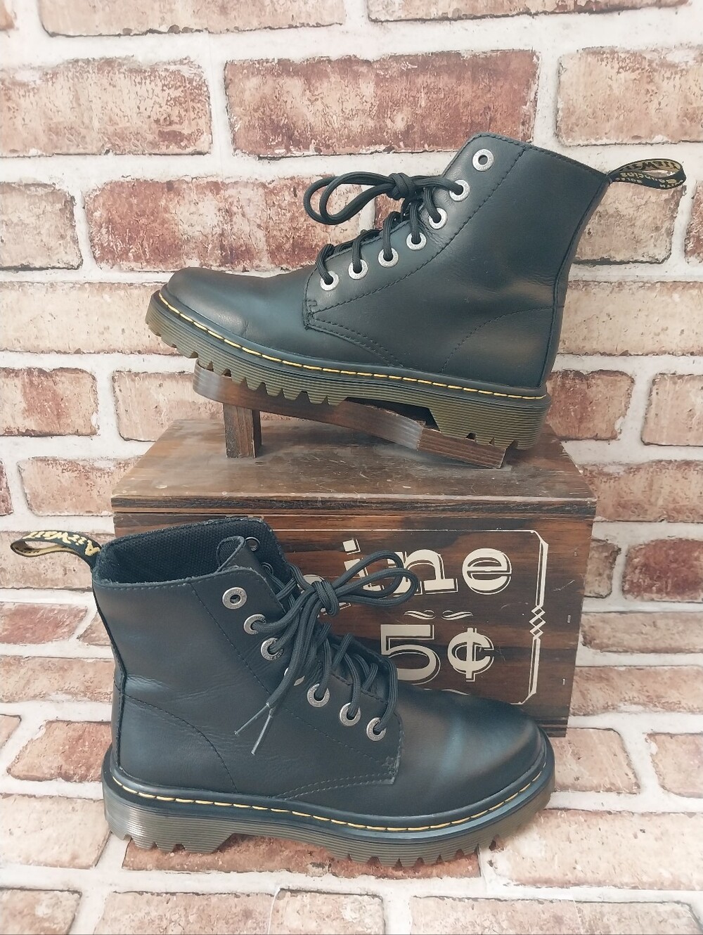 Pre-owned Dr. Martens Luana Boots
